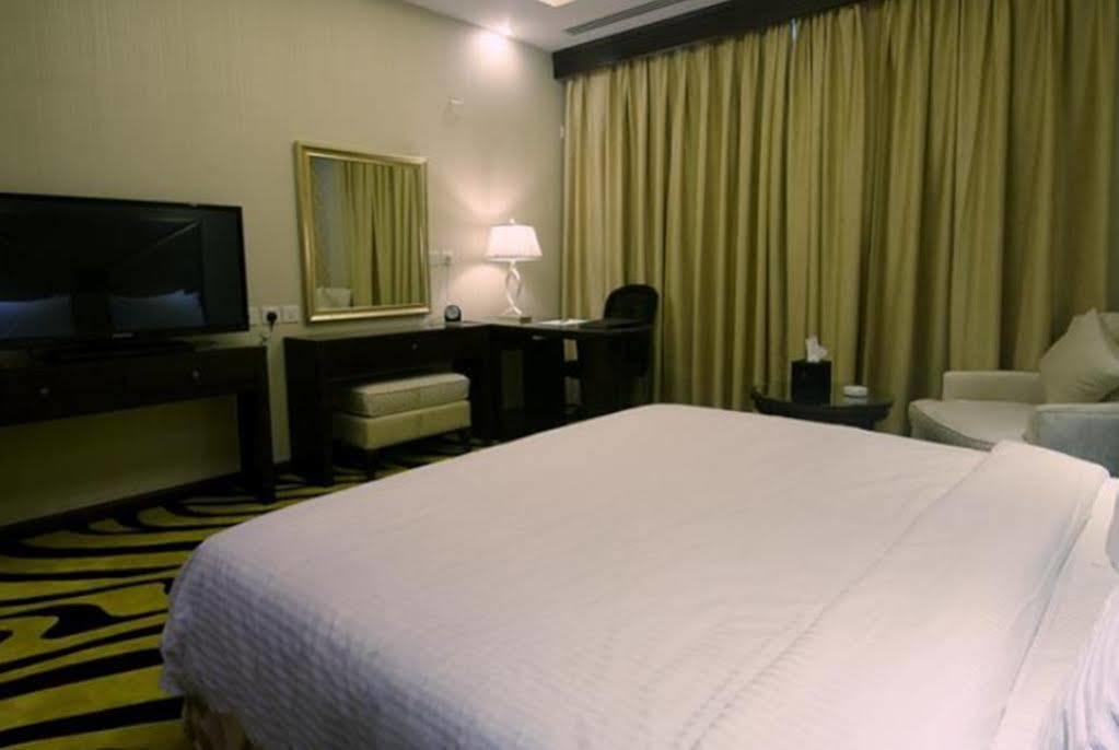 Sanam Hotel Suites - ริยาดห์ ภายนอก รูปภาพ